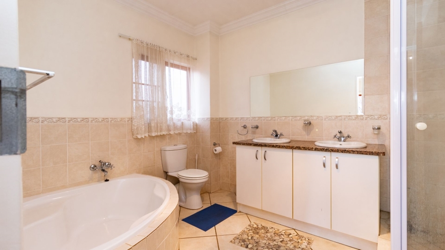 4 Bedroom Property for Sale in The Coves North West